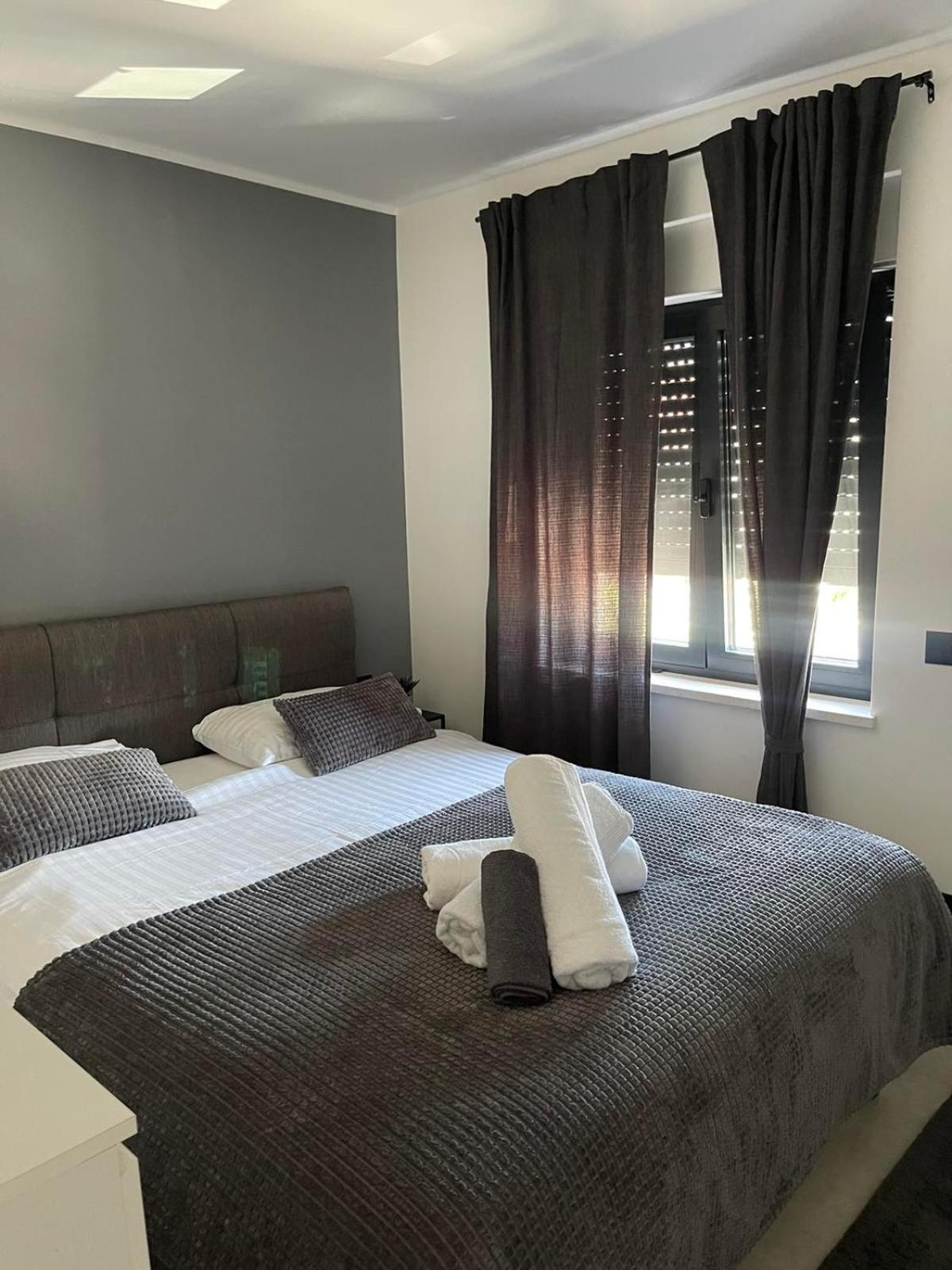 Rijeka Relax Apartment With Parking Екстер'єр фото